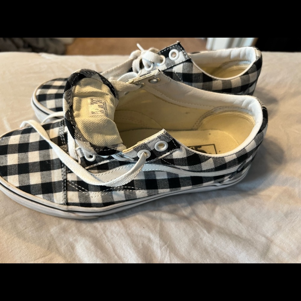 Vans - Picture 2 of 3